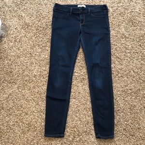Hollister jeans size 7r